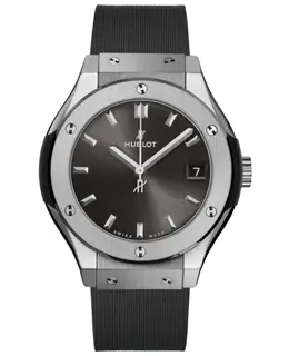 Hublot Classic Fusion 33mm Racing Grey Titanium Quartz Rubber Strap Women's Watch 581.nx.7071.rx