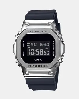 Мужские часы G-Shock New Metal GM-5600U-1ER Casio, черный 4549526369469 | negro