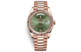 Часы 2023 Unworn Day-Date 40mm Rolex m228235-0025