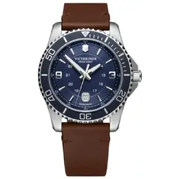 Victorinox Swiss Army Maverick Большие кварцевые мужские часы с синим циферблатом и коричневым кожаным ремешком 241863 7876924670012 | blue